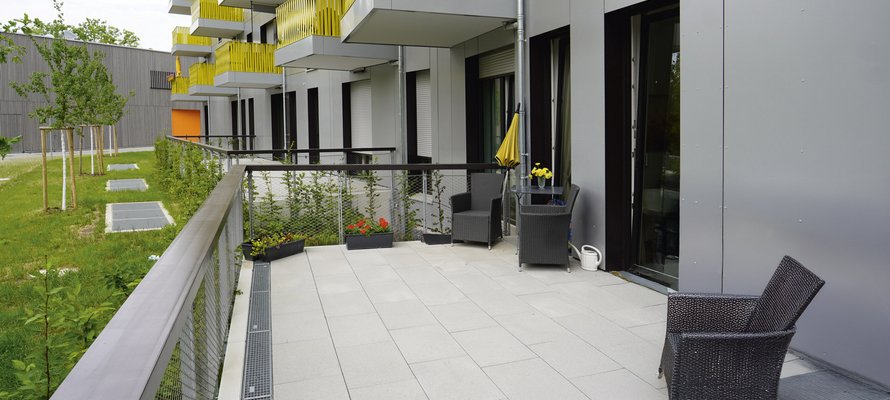 Terrasse der WG Eins am Eschbach