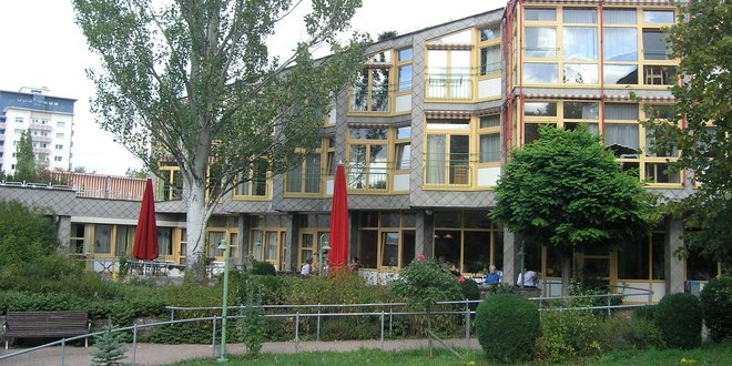 Das Gebäude der Else-Heydlauf-Stiftung von außen.
