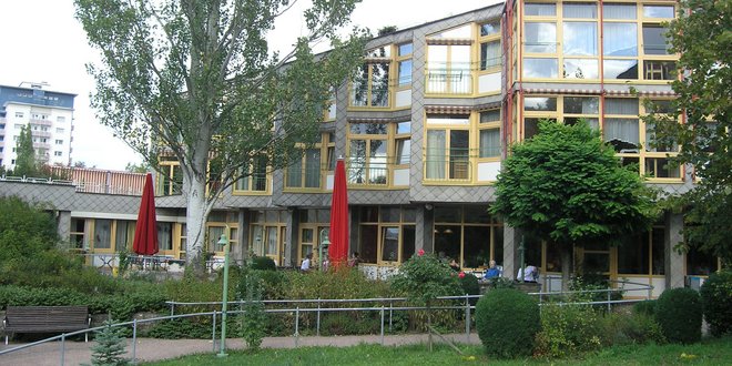 Das Gebäude der Else-Heydlauf-Stiftung von außen.