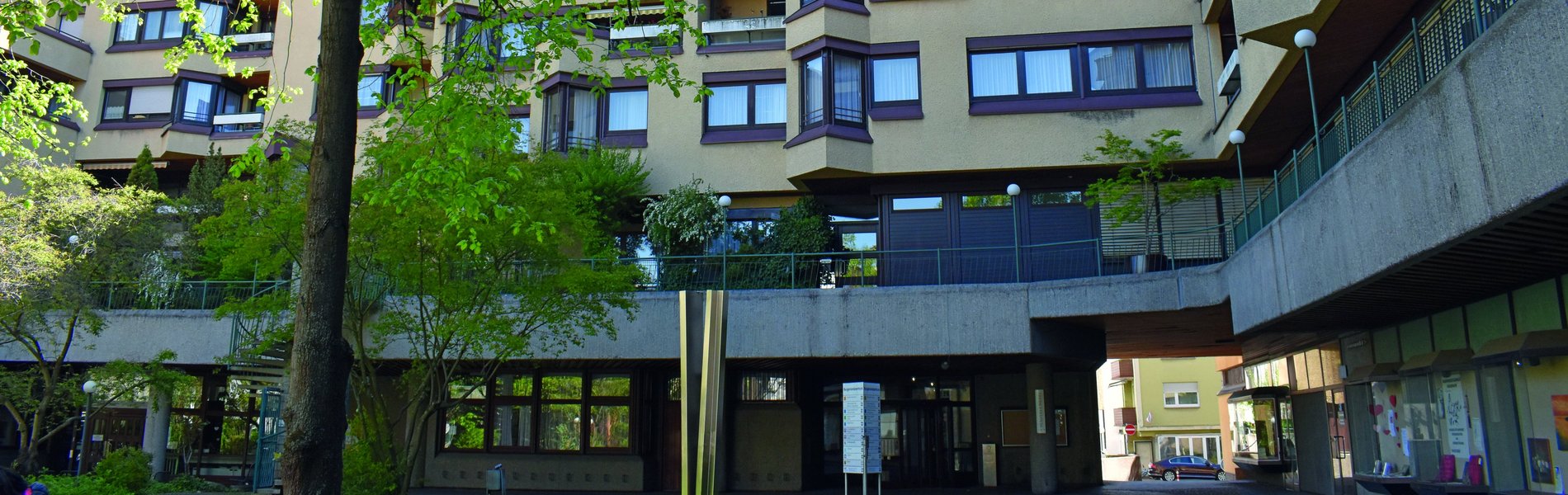 Das Gebäude Burgenlandzentrum von außen